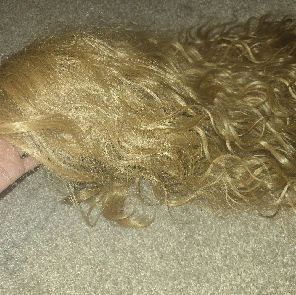 Blonde ombre wig